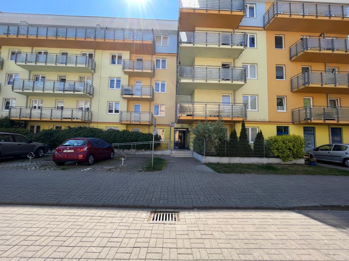 Apartament Z Garazem I Ogrodem Kolobrzeg Luaran gambar